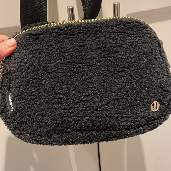 Lululemon everywhere fleece large belt bag.  Used twice. - Picture 3 of 6